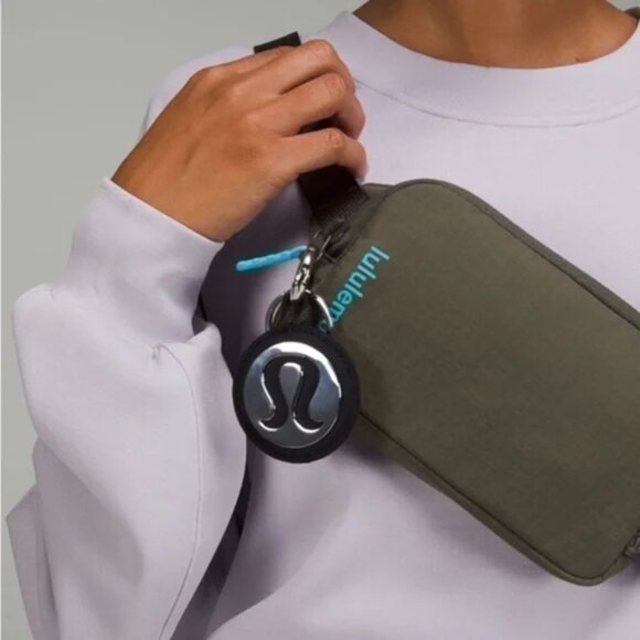 Lululemon Logo Keychain / Bag Charm - Picture 4 of 9